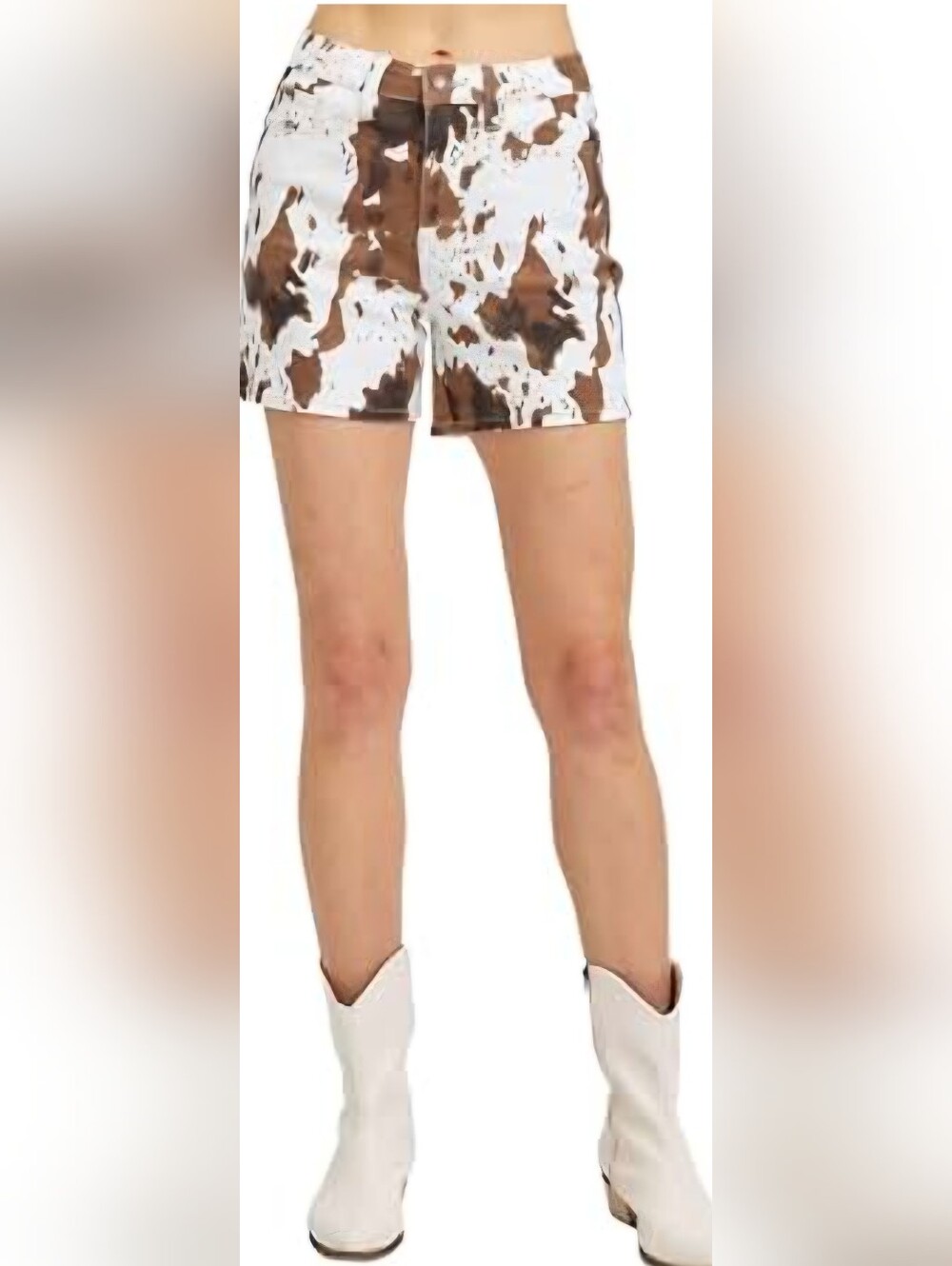 NWT Judy Blue Brown Cow Print Denim Shorts blend eye-catching country flair Sz L
